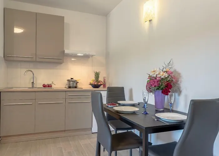 Apartman Lavander 02 *